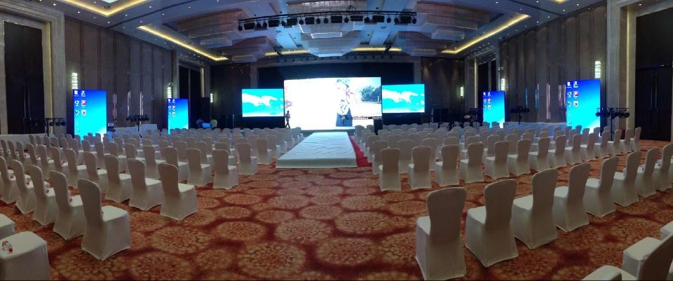P4 indoor full color LED display